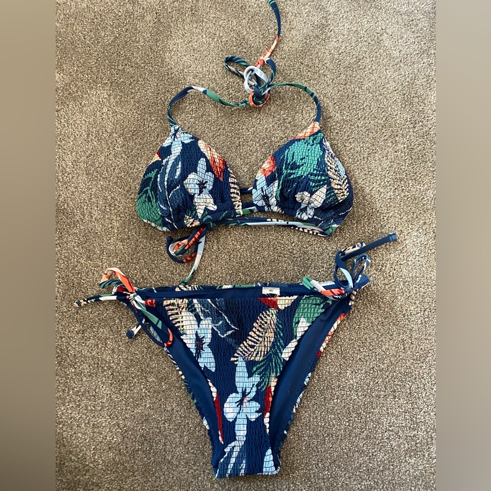 Women’s floral Hollister bikini